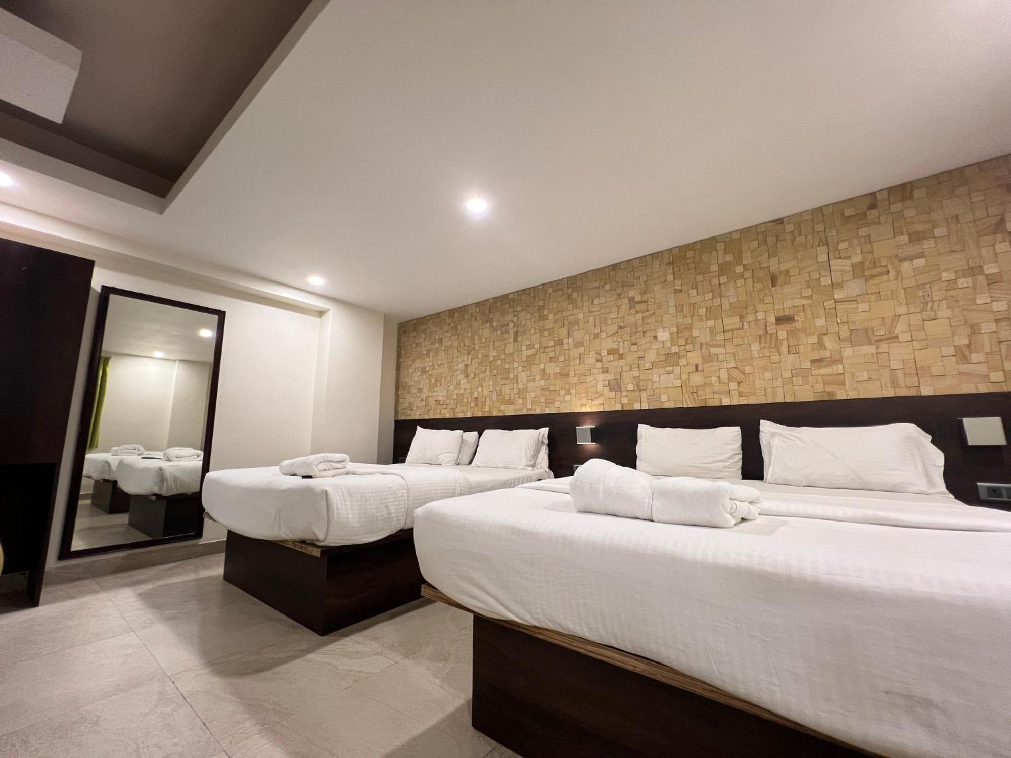 Diviyum Manor Hotel Порт Блеър Екстериор снимка